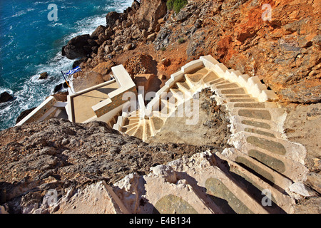 Letzte Schritte, um die winzigen kleinen Kapelle des Agios Georgios, Telendos Insel (Gemeinde von Kalymnos), Dodekanes, Griechenland. Stockfoto