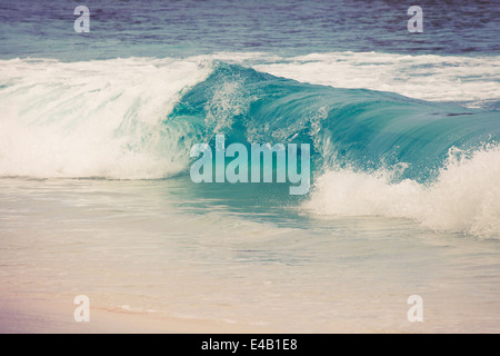 Traumstrand mit türkisfarbenen Wasser auf den Seychellen Stockfoto