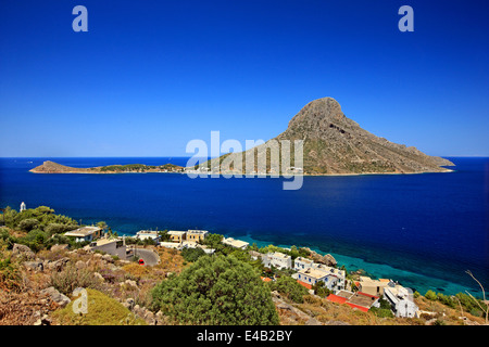 Blick auf Telendos Insel von Kalymnos Insel, Dodekanes, Ägäis, Griechenland. Stockfoto