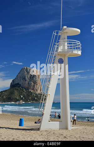 Art-Deco-lebensrettende Turm, Calpe (Calp), Costa Blanca, Provinz Alicante, Playa del Arenal-Bol, Königreich Spanien Stockfoto