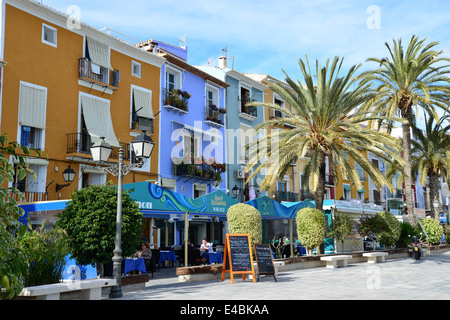 Restaurants am Meer, Costa Blanca, Provinz Alicante, Villajoyosa (La Vila Joiosa), Königreich Spanien Stockfoto