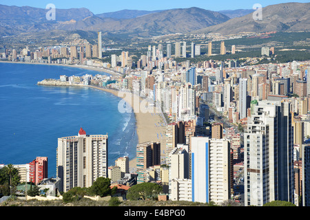 Blick auf Resort von La Cruz de Benidorm, Benidorm, Costa Blanca, Provinz Alicante, Königreich Spanien Stockfoto