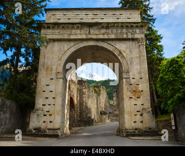 Der Roman Arco di Augusto, datiert vom 9BC, Susa, Italien. Stockfoto