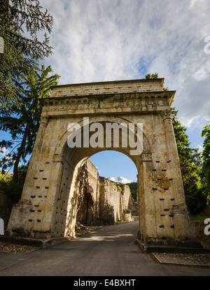 Der Roman Arco di Augusto, datiert vom 9BC, Susa, Italien. Stockfoto