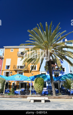 Restaurants am Meer, Costa Blanca, Provinz Alicante, Villajoyosa (La Vila Joiosa), Königreich Spanien Stockfoto