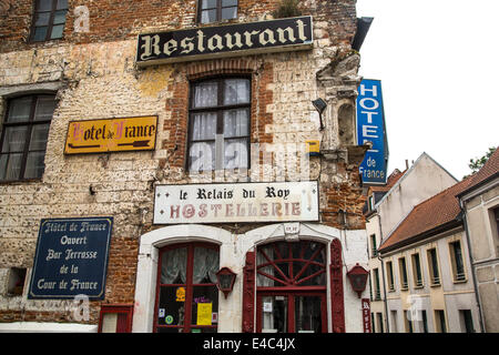 Cafe, Montreuil-Sur-Mer, Pas-de-Calais, Frankreich Stockfoto