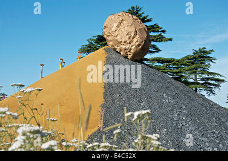 Konzeptionelle Garten "Faultier-Steinbruch der Stille am RHS Hampton Court Palace Flower Show 2014 Stockfoto