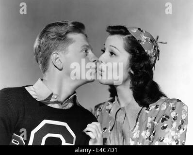 Mickey Rooney, Ann Rutherford am Set des Films "Out West mit des Hardys", 1938 Stockfoto