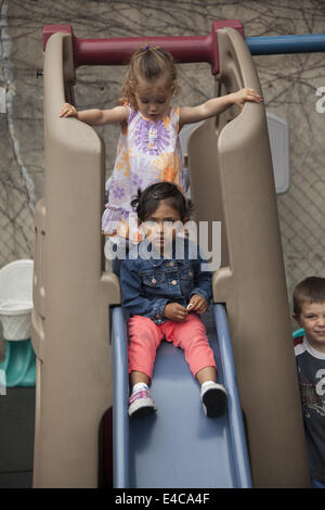 "Smart Kids Are Us" Kindergarten und frühen Lernzentrum in Kensington, einer multikulturellen Nachbarschaft in Brooklyn, New York. Stockfoto