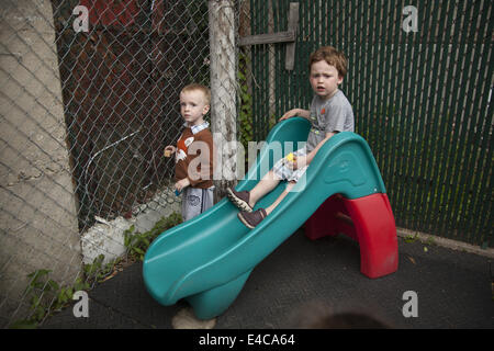 "Smart Kids Are Us" Kindergarten und frühen Lernzentrum in Kensington, einer multikulturellen Nachbarschaft in Brooklyn, New York. Stockfoto