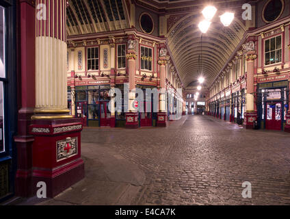 Leadenhall Markt in der City of London in der Nacht. Stockfoto