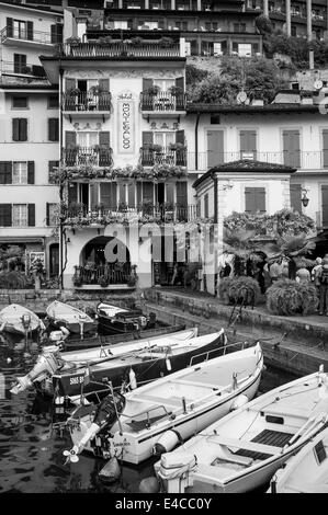 Der malerische Ferienort Limone am Ufer des Gardasee, Italien. Stockfoto