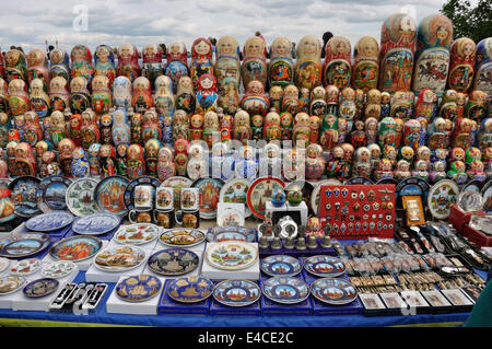 Verkauf von Souvenirs auf den Sperlingsbergen in Moskau Stockfoto
