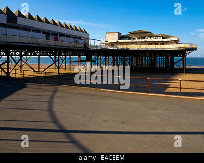 Victoria Pier in Colwyn Bay North Wales UK die 1900 eröffnet, sondern hat seit vielen Jahren ungenutzt und drohte mit Abbruch Stockfoto