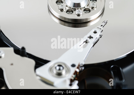 Nahaufnahme der Festplatte im Inneren Stockfoto