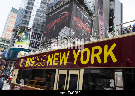 Abgebildet ist ein Big Bus NewYork Bus im New Yorker Stadtteil Manhattan, NY Stockfoto