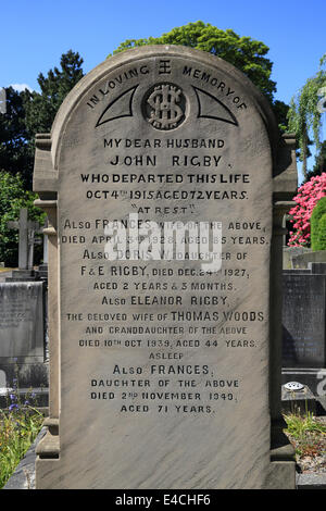 Der Grabstein von Eleanor Rigby, der Ruhm der Beatles, in St.-Peter Kirche, Woolton, Liverpool, Merseyside, NW England, UK Stockfoto