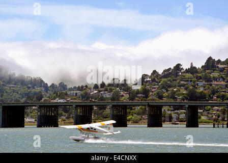 Wasserflugzeug zieht auf einer Tour von Marin County von Marin County Stockfoto