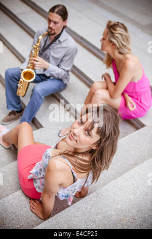 Man spielt Saxophon, Frauen, Osijek, Kroatien Stockfoto