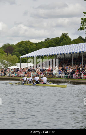 Das britische Quad gewinnen im Finale des Stewards' Challenge Cup bei der Henley Royal Regatta, Henley-on-Thames, Oxon, England Stockfoto