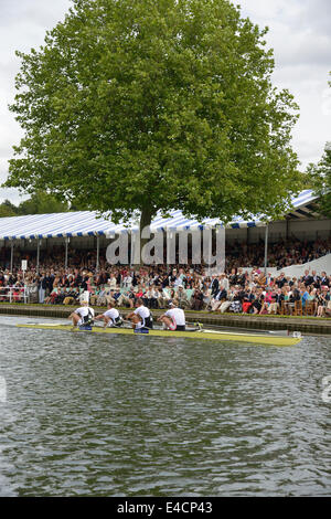 Das britische Quad gewinnen im Finale des Stewards' Challenge Cup bei der Henley Royal Regatta, Henley-on-Thames, Oxon, England Stockfoto