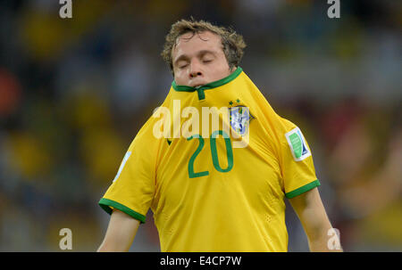 Belo Horizonte, Brasilien. 8. Juli 2014. Brasiliens Bernard während der FIFA WM 2014 Halbfinale Fußball match zwischen Brasilien und Deutschland im Estadio Mineirão in Belo Horizonte, Brasilien, 8. Juli 2014. Foto: Thomas Eisenhuth/Dpa/Alamy Live News Stockfoto