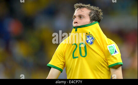 Belo Horizonte, Brasilien. 8. Juli 2014. Brasiliens Bernard während der FIFA WM 2014 Halbfinale Fußball match zwischen Brasilien und Deutschland im Estadio Mineirão in Belo Horizonte, Brasilien, 8. Juli 2014. Foto: Thomas Eisenhuth/Dpa/Alamy Live News Stockfoto