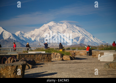 Mt McKinley auch bekannt als Denali, von der Eielson Visitor Center, Denali-Nationalpark, Alaska. Stockfoto