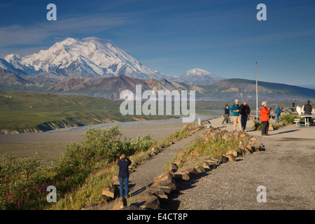 Mt McKinley auch bekannt als Denali, von der Eielson Visitor Center, Denali-Nationalpark, Alaska. Stockfoto