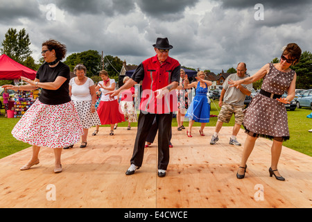 PJ's Jive Dance Club Höchstleistungen Nutley Fete, Sussex, England Stockfoto