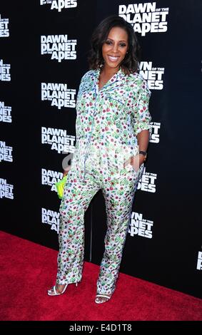 Brooklyn, NY, USA. 8. Juli 2014. June Ambrose im Ankunftsbereich für DAWN OF THE PLANET OF THE APES Premiere, Kinos in Williamsburg, Brooklyn, NY 8. Juli 2014. Bildnachweis: Gregorio T. Binuya/Everett Collection/Alamy Live-Nachrichten Stockfoto