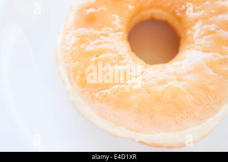 Nahaufnahme Zucker Donut auf weiße Schale, Fotoarchiv Stockfoto