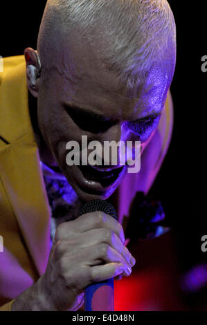 New York, New York, USA. 7. Juli 2014. Sänger TYLER GLENN von "Neon Trees", die live im Konzert im Central Park. © Jeffrey Geller/ZUMA Wire/ZUMAPRESS.com/Alamy Live-Nachrichten Stockfoto