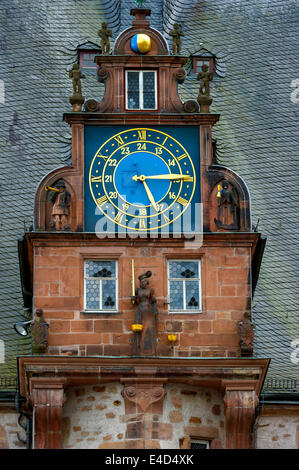 Gabel mit einer Uhr, Renaissance-Turm, Rathaus Markt Platz, historischen Zentrum, Marburg, Hessen, Deutschland Stockfoto