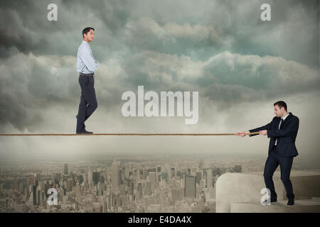 Junger Geschäftsmann ziehen eine Gratwanderung für Unternehmer Stockfoto