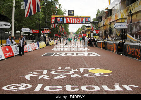 Skoda-Werbeanzeigen im Ziel in der Mall auf Stufe drei Cambridge nach London in 2014 Tour De France Stockfoto