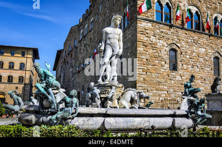 Brunnen von Neptun ist ein Brunnen in Florenz, Italien, befindet sich auf der Piazza della Signoria vor dem Palazzo Vecchio. Stockfoto