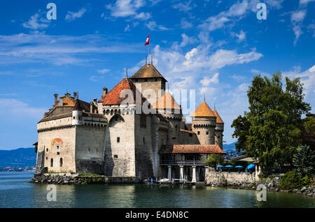 Chateau de Chillon, Montreux, Schweiz am 18. August 2011 am Ufer des Genfer Sees, aufgenommen an einem Sommertag. Stockfoto