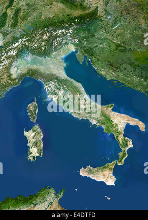 Italien, Echtfarben-Satellitenbild. Italien, Echtfarben-Satellitenbild. Italien besteht aus der großen Halbinsel im Zentrum und die l Stockfoto