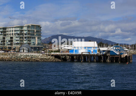 Sidney Hafen, Vancouver Island, British Columbia. Rustikales Restaurant und einen Fischmarkt am Kai im malerischen Dorf Stockfoto