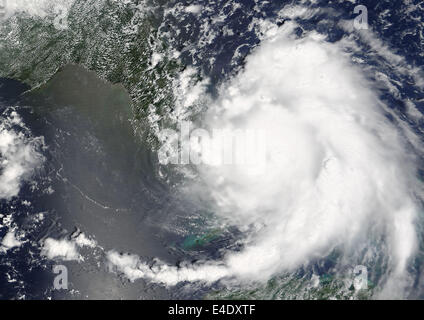 Hurrikan Katrina, Louisiana, uns am 25.08.2005, wahre Farbe Satellitenbild. Hurrikan Katrina am 25. August 2005 Kreuzung Süd Stockfoto