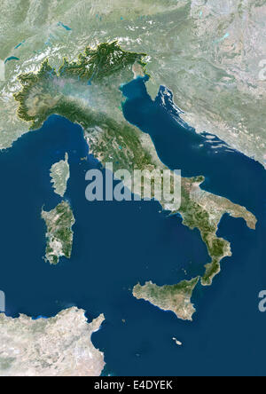 Italien, Echtfarben-Satellitenbild mit Maske und Grenze. Italien, Echtfarben-Satellitenbild mit Maske und Grenze. Italien umfassen Stockfoto