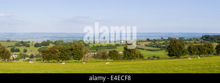 Einen Panoramablick über den Severn Vale entnommen Littledean Hügel am Rande der Wald des Dekans, Gloucestershire UK Stockfoto