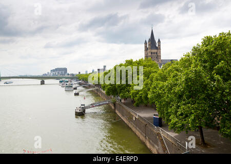 Blick über den Rhein in Köln, Deutschland Stockfoto