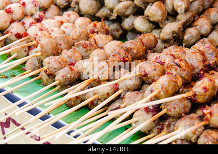Thai Street Food Nahaufnahme mit gegrillte Frikadellen Stockfoto
