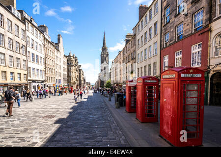 Blickte der royal Mile in Edinburgh Stockfoto