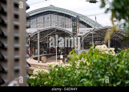 Blick auf den Hauptbahnhof in Köln, Deutschland Stockfoto