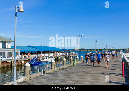 Uferpromenade in das Dorf Greenport, Suffolk County, Long Island, NY, USA Stockfoto