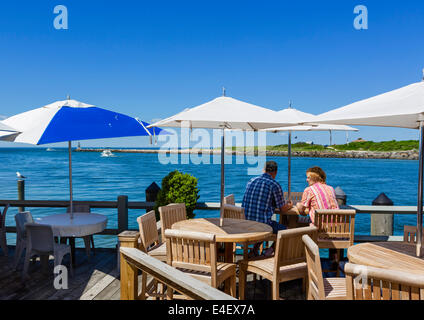 Waterfront Restaurant Gosman Dock Entwicklung, Montauk Harbor, Suffolk County, Long Island, NY, USA Stockfoto