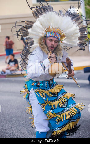 Native American beteiligt sich an der Parade Helldorado Tage statt in Las Vegas Stockfoto